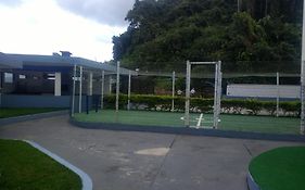 Pé na Areia Martim de Sá Caraguatatuba